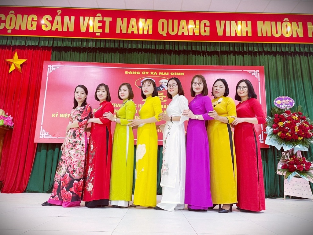 Phụ nữ xã Mai Đình hưởng ứng " Tuần lễ Áo Dài Việt Nam"